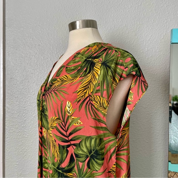 NWT Maison d’Amelie Paris Coral Tropical Print Cap-Sleeve V-Neck Blouse Top New - Picture 3 of 10
